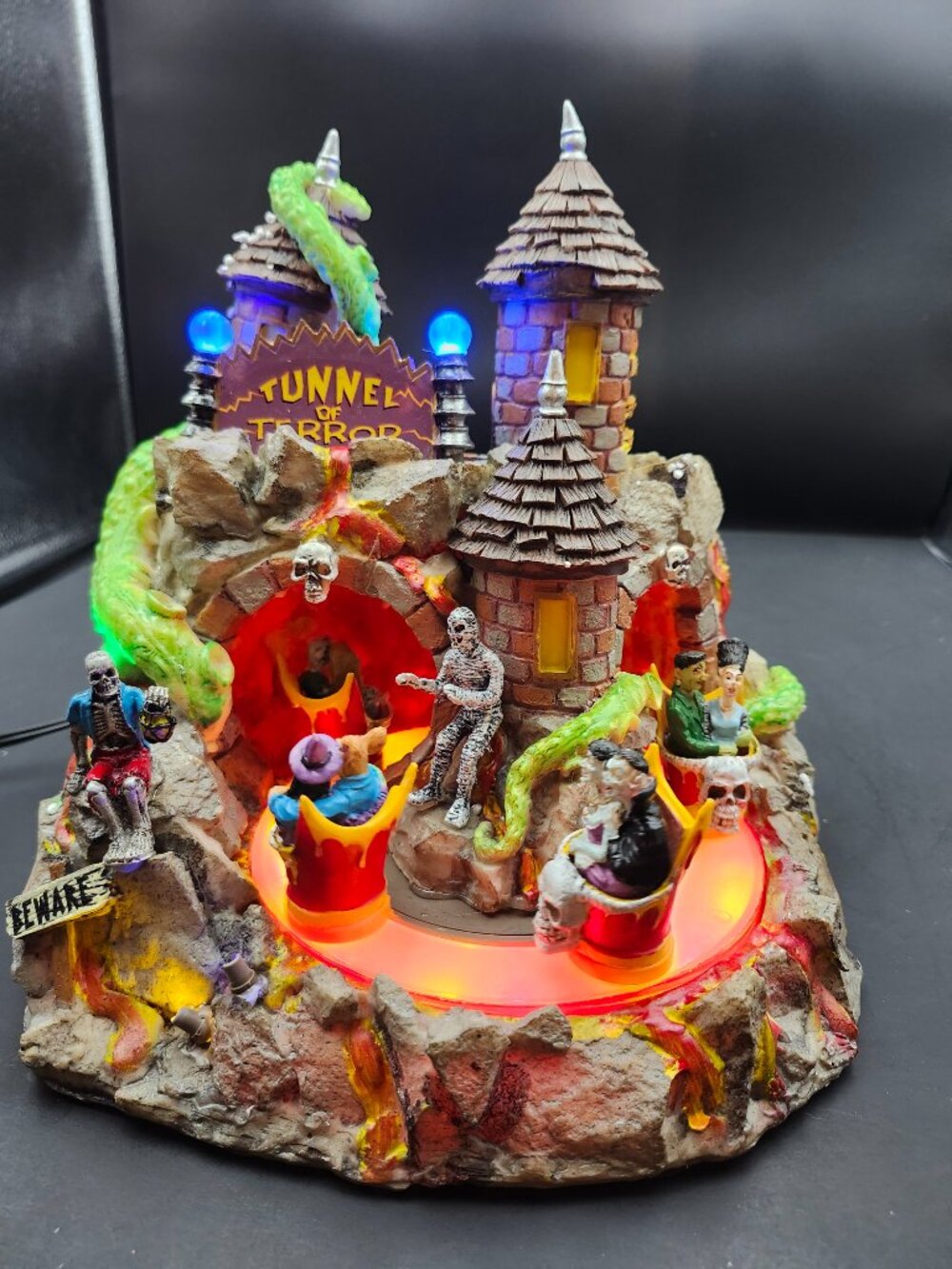 Lemax Spooky Town Tunnel of Terror Lighted Animated Collectible